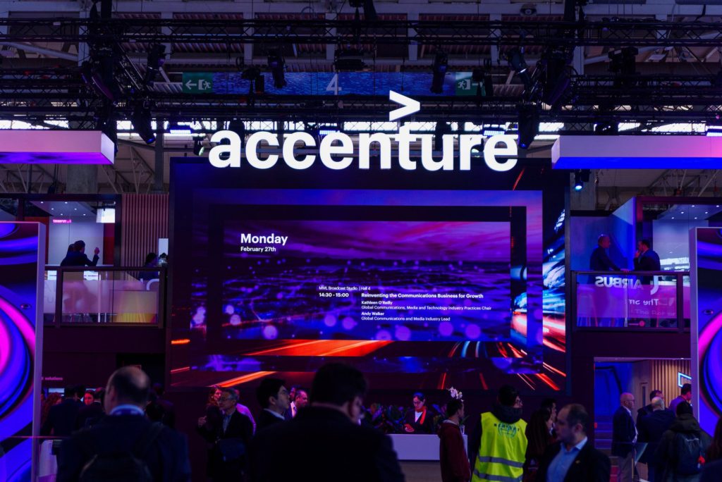 Accenture hat seine Umsatzprognose für 2024 gesenkt, da die Nachfrage nach Beratungsdienstleistungen nachlässt.