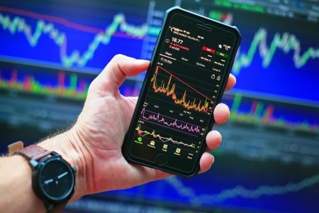 Bitcoin: 857 Millionen Dollar ETF-Zuflüsse, doch der Kurs bleibt bei 65.100 Dollar