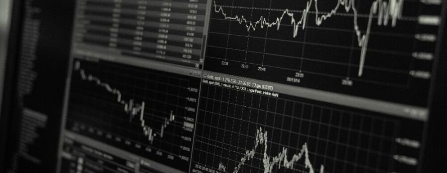 Charts auf einem Monitor (Symbolbild).