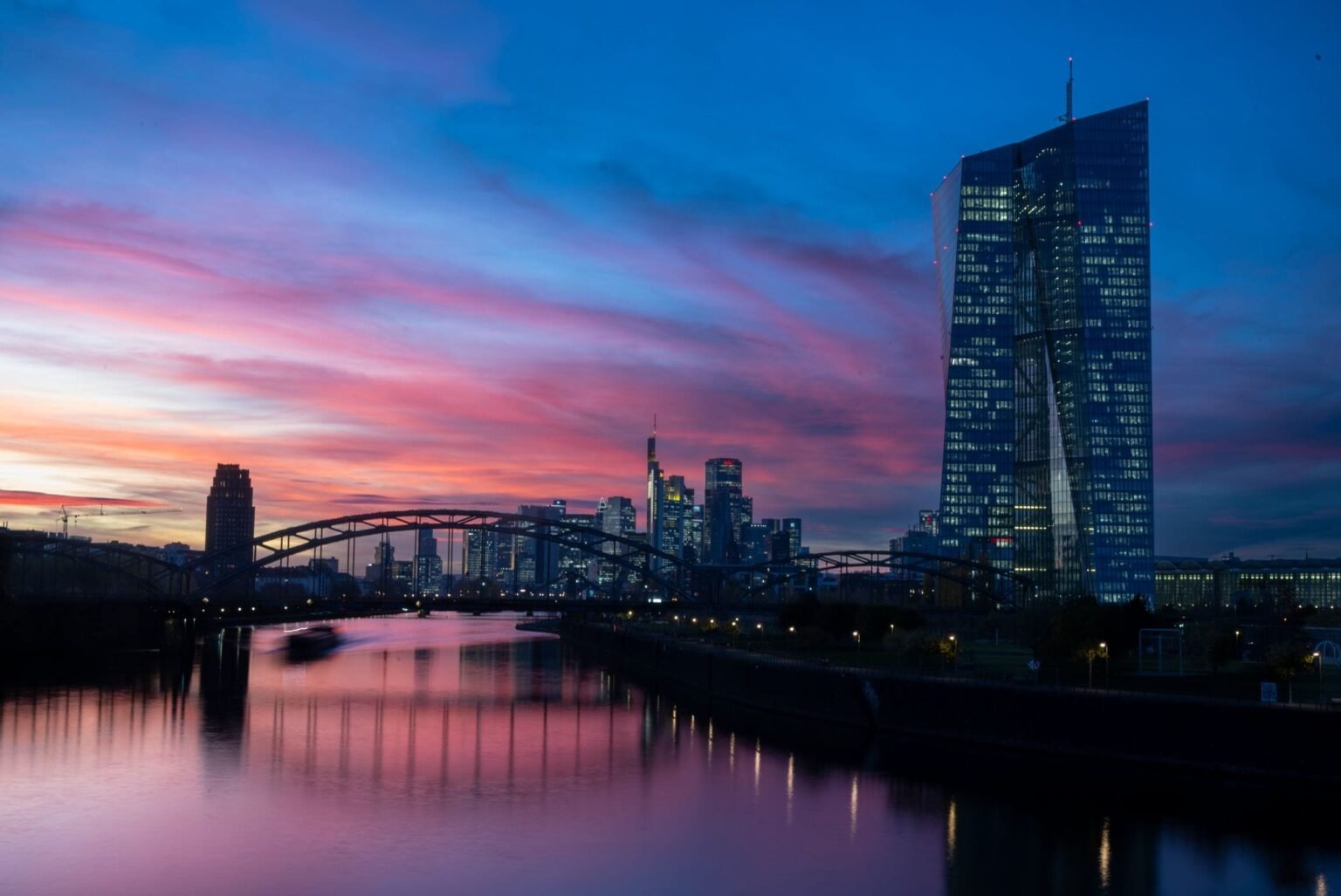 EZB verhängt Millionenstrafe gegen US-Großbank J.P. Morgan EZB verhängt Millionenstrafe gegen US-Großbank J.P. Morgan