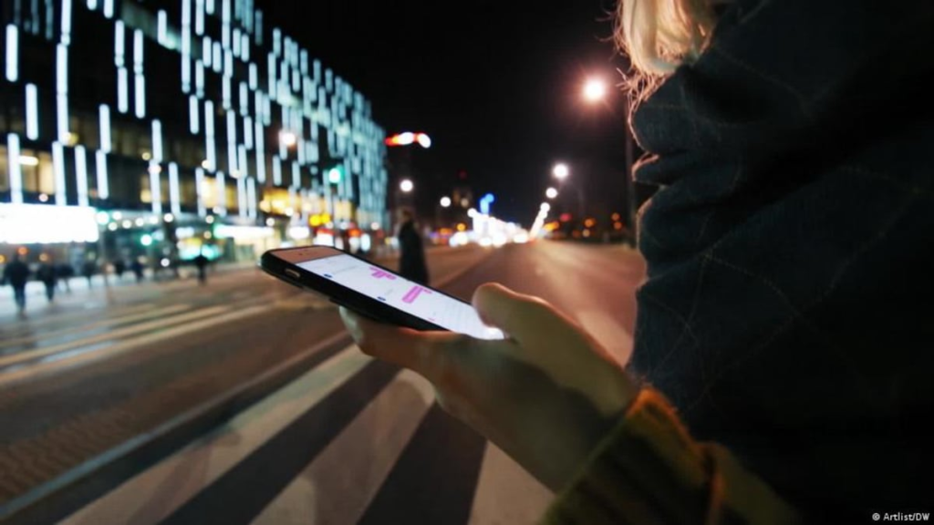 Lieferengpässe für Handyhersteller
                    

        

            Jetzt trifft der Chipmangel die Smartphone-Preise: "Steigen zurzeit täglich"

            
            
                Finanzen100
                                    13:26