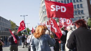 SPD-Spitze pocht auf Übergewinnsteuer SPD-Spitze pocht auf Übergewinnsteuer