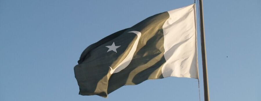 Die pakistanische Flagge.