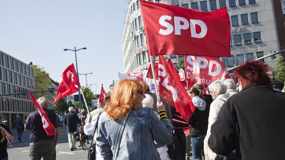 SPD-Energiepolitiker spricht sich für Spritpreisbremse aus SPD-Energiepolitiker spricht sich für Spritpreisbremse aus