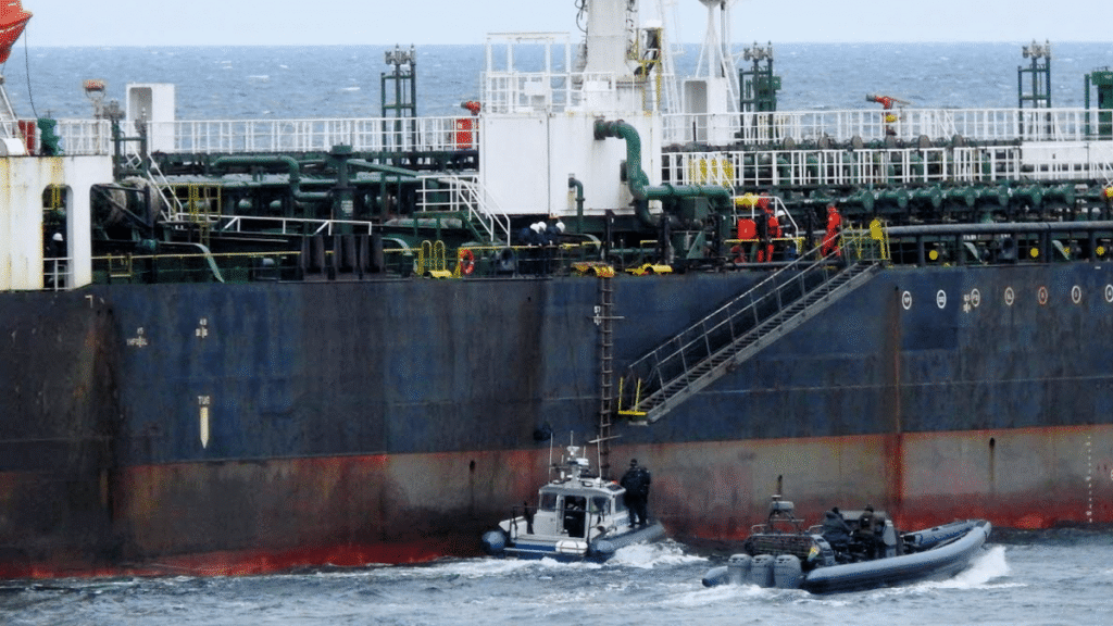 Sanktionierter Tanker sorgt mutmaßlich für Ölpest vor Schweden