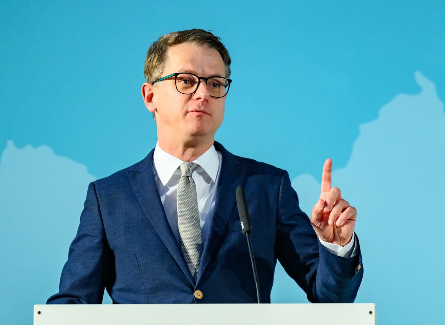 Linnemann fordert Abschaffung der meisten Krankenkassen