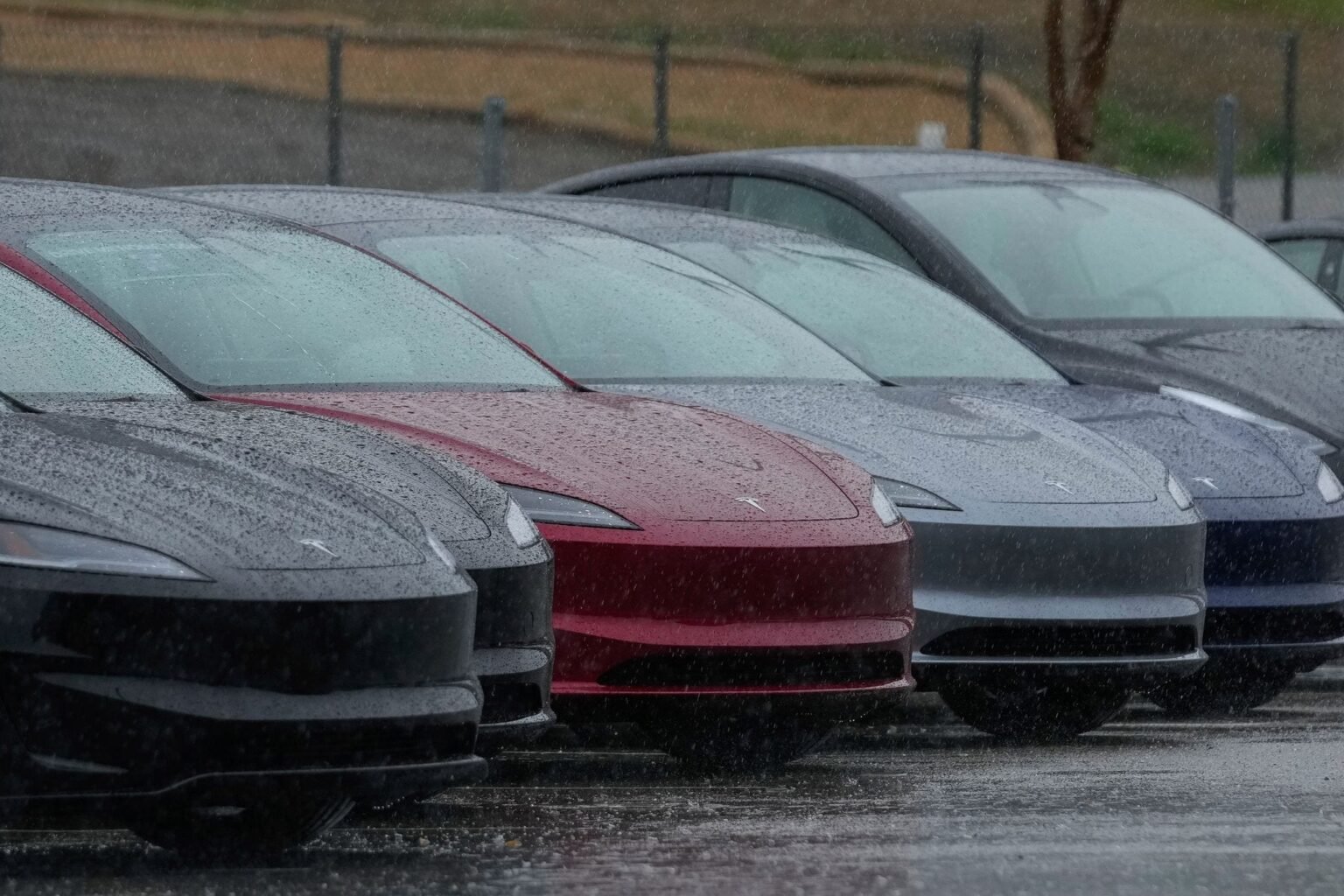 Mitten im Absturz der Tesla-Aktie verpufft neue Hoffnung Mitten im Absturz der Tesla-Aktie verpufft neue Hoffnung