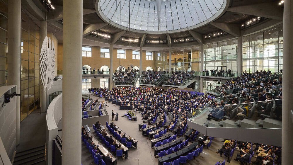 Koalition will Autofahrer durch Steuersenkung entlasten Koalition will Autofahrer durch Steuersenkung entlasten