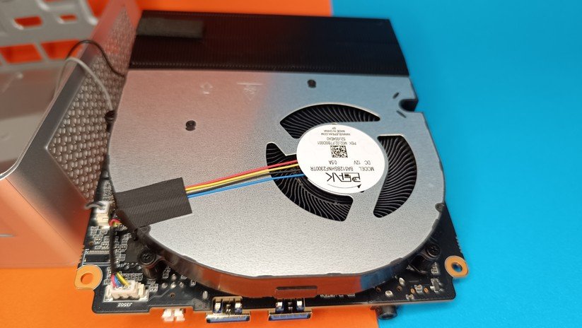 Minisforum UM750L Slim – Bilderstrecke
