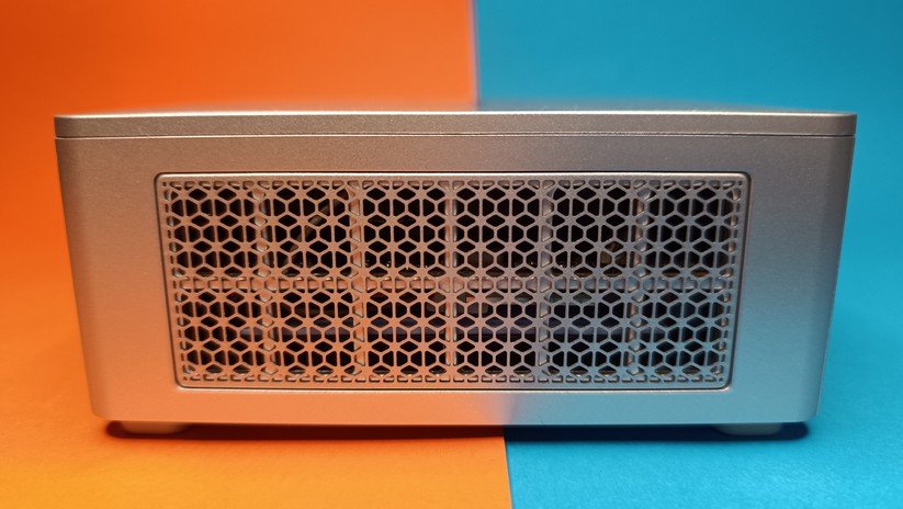 Minisforum UM750L Slim – Bilderstrecke