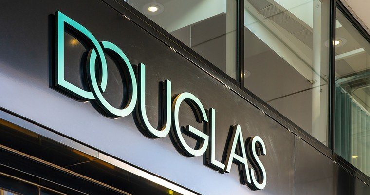 Bei DOUGLAS sitzt die Schminke weiter schief Bei DOUGLAS sitzt die Schminke weiter schief