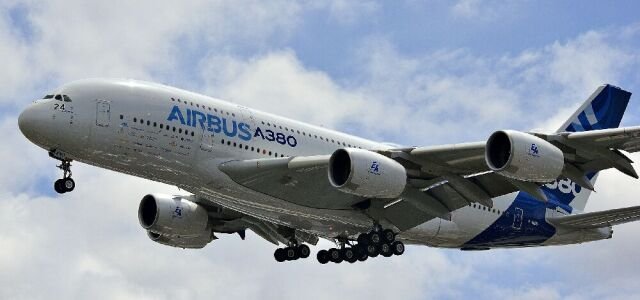 Ein Airbus A380 im Anflug. (Symbolbild)