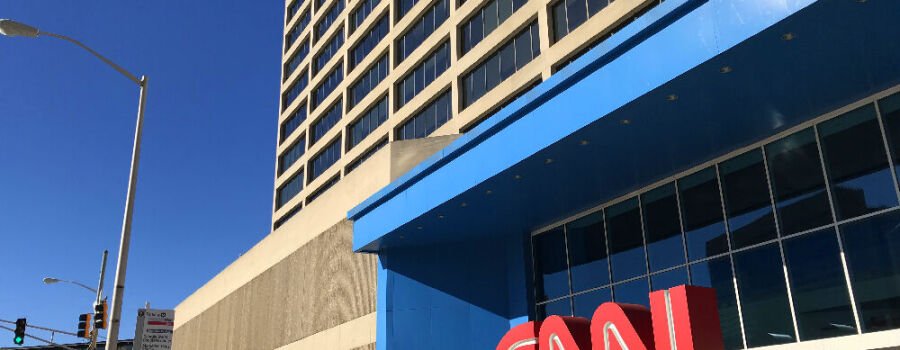 Der US-amerikanische TV-Sender CNN gehört zum Unternehmen Time Warner.
