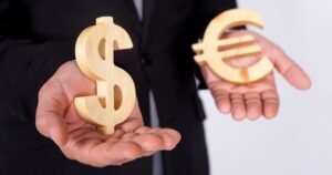 Euro schwächt sich gegenüber dem US-Dollar leicht ab