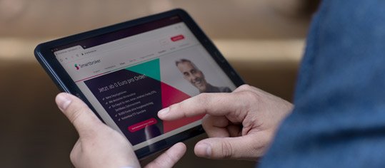Smartbroker Holding AG sichert sich Betriebsmittelkredit über 20 Mio. Euro – finanzieller Spielraum für beschleunigtes Wachstum und den Start des Altersvorsorgedepots Smartbroker Holding AG sichert sich Betriebsmittelkredit über 20 Mio. Euro – finanzieller Spielraum für beschleunigtes Wachstum und den Start des Altersvorsorgedepots