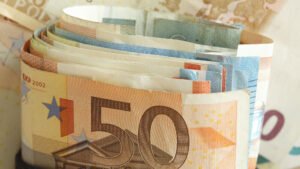 Devisen: Euro gibt etwas nach – aber weiter über 1,15 US-Dollar