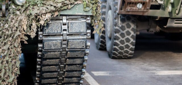 Militärfahrzeuge